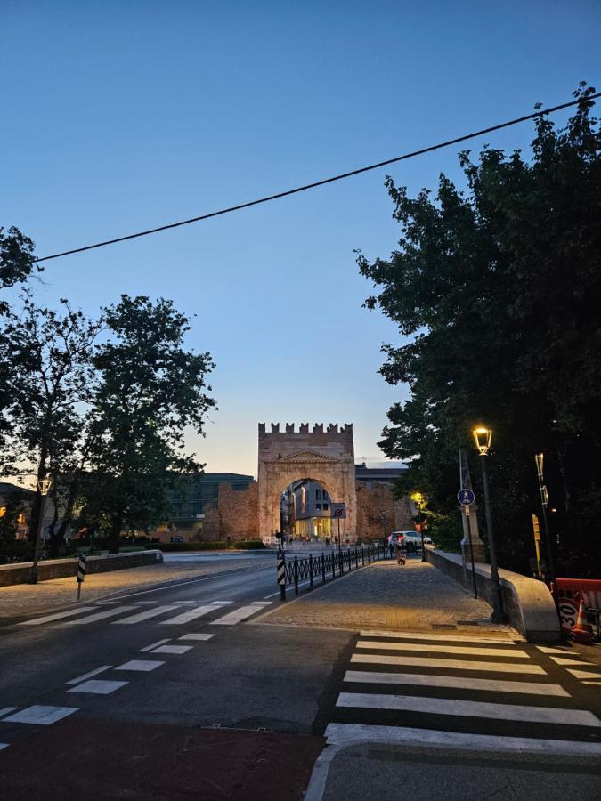 Casa Ronci - Centro Storico - Palacongressi Rimini Bagian luar foto
